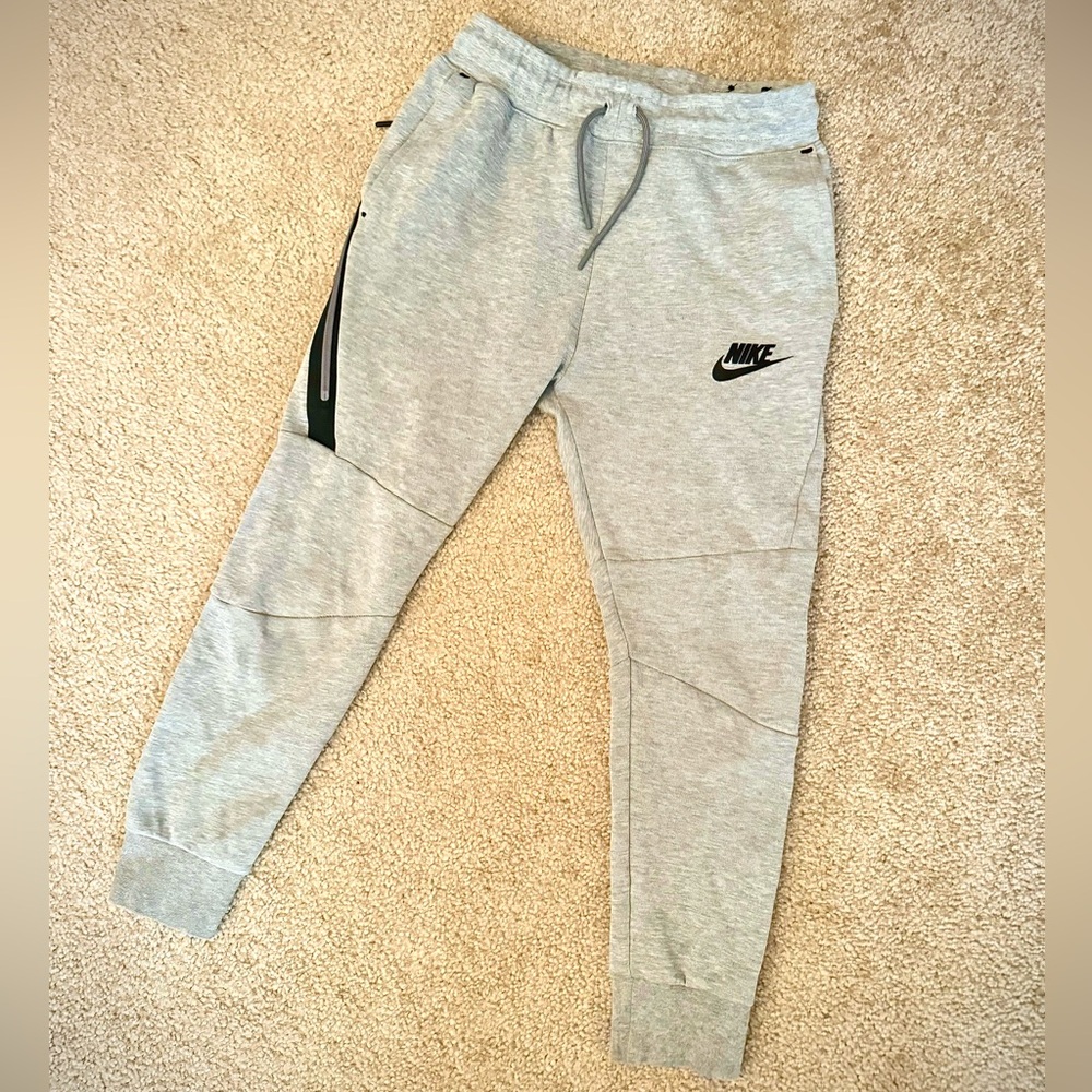 Boys Nike Joggers NWOT